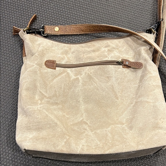 Myra Bag Vintage-Inspired Tan and Gray crossbody Bag - Picture 4 of 5